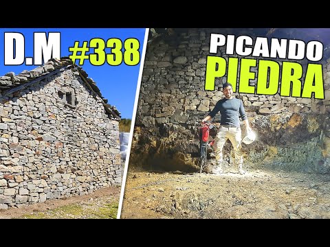 Restaurando una CABAÑA ABANDONADA de más de 100 AÑOS 10 🏠 Picando piedras - Detección Metálica 338