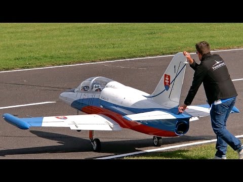 THE BIGGEST RC TURBINE JET MODEL IN THE WORLD L-39 ALBATROS XXXL 68 KG SCALE 1:2,7 GIGANTIC !!! - UCH6AYUbtonG7OTskda1_slQ