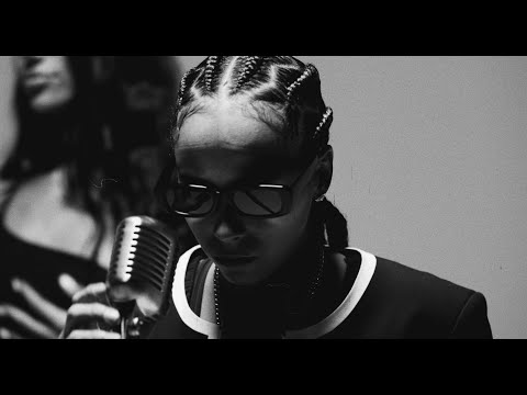 Elles Moca - IM THE SHIT (Official Music Video)