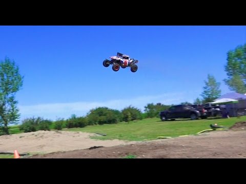 RC ADVENTURES - Racing with Giant RC Trucks - HPI Baja 5T vs Losi 5T - UCxcjVHL-2o3D6Q9esu05a1Q