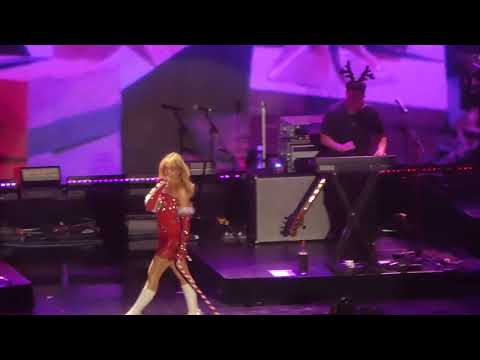 Sabrina Carpenter - is it new years yet? (Kia Forum, Los Angeles CA 12/1/2023)