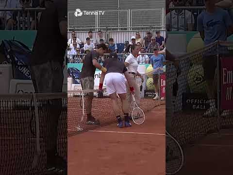 Munar Sportsmanship Mid Tennis Match in Madrid 🤝