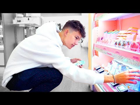 LITTLE BROTHER BUYS MY MAKEUP - UCucot-Zp428OwkyRm2I7v2Q