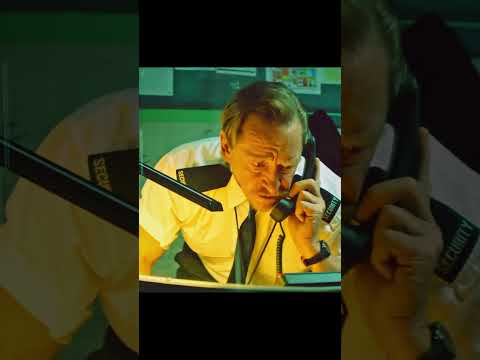 A security guard encountered a supernatural event in the middle of the night#film #movie e