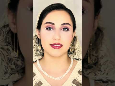 glitter and I have an old story…but for now, only its sparkle has been revealed…