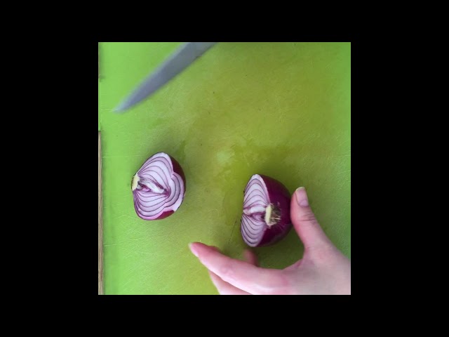How to Cut an Onion into Wedges