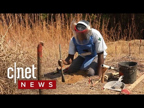 Solving Angola's land mine crisis (CNET News) - UCOmcA3f_RrH6b9NmcNa4tdg