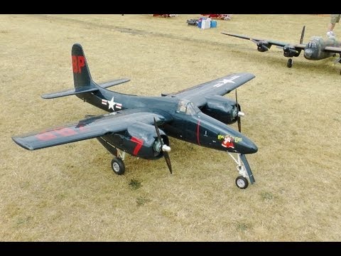 LARGE SCALE RC WW I I WARBIRDS DISPLAY - LMA MODEL AIRCRAFT SHOW RAF COSFORD - 2013 - UCMQ5IpqQ9PoRKKJI2HkUxEw