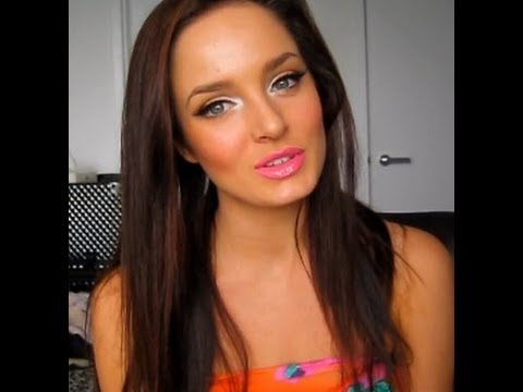 CLUBBING MAKEUP: Fuschia Lips and Winged Lashes - UCLFW3EKD2My9swWH4eTLaYw