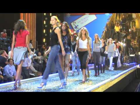 Victoria's Secret Fashion Show 2009 - Creating the Set - UClzCn8DxRSCuMFv_WfzkcrQ