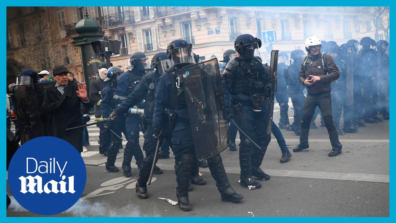 France: Riot police knock down pension reform protestors