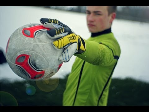 adidas Predator Fingersave Allround 2013 Hands-On & Unboxing | Goalkeeper Gloves - UCC9h3H-sGrvqd2otknZntsQ