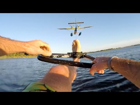 GoPro: Airplane Waterskiing - UCqhnX4jA0A5paNd1v-zEysw