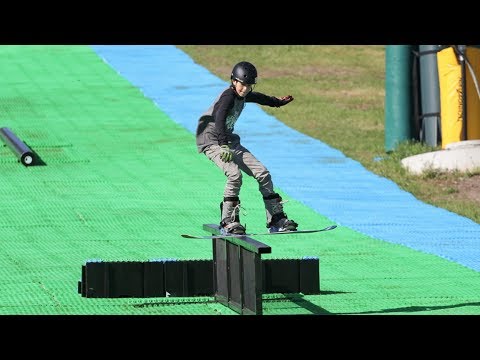 This Minnesota ski resort is giving skiers fun all year round with artificial turf - UCcyq283he07B7_KUX07mmtA