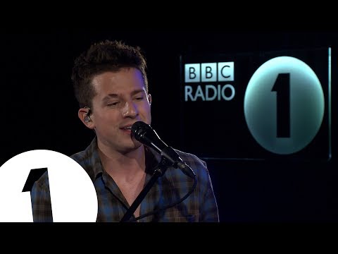 Charlie Puth - Attention in the Live Lounge - UC-FQUIVQ-bZiefzBiQAa8Fw