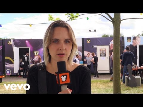 MØ - Pinkpop 2017 | I Can't Just Fly Away I Wanna Be Myself Part 1 - UCtGsfvj155zp8maBFng9hHg