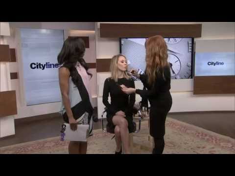 Celeb makeup artist Charlotte Tilbury demoes the ultimate cat eye - UCmqgI1bX_x3ePKgGHMfN04A