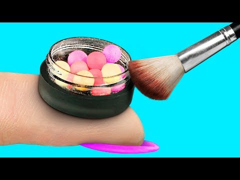 9 DIY Weird Makeup Ideas / Miniature And Giant Makeup - UCWwqHwqLSrdWMgp5DZG5Dzg