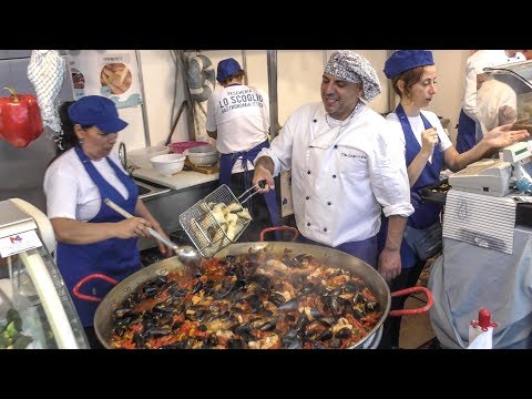 Huge Pan with Seafood and Peppers. Italy Street Food - UCdNO3SSyxVGqW-xKmIVv9pQ