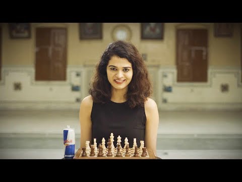 Learn how to play chess in 60 seconds w/ Tania Sachdev. - UCblfuW_4rakIf2h6aqANefA