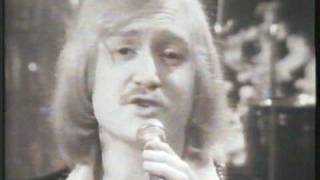 The Bonzo Dog Band - By a waterfall - Do Not Adjust your Xmas Stocking