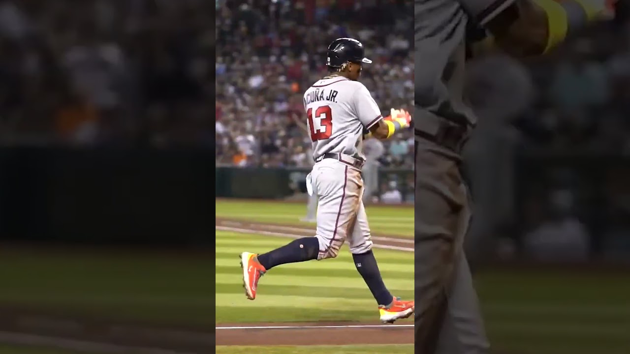 Ronald Acuña Jr. hits the Griddy!