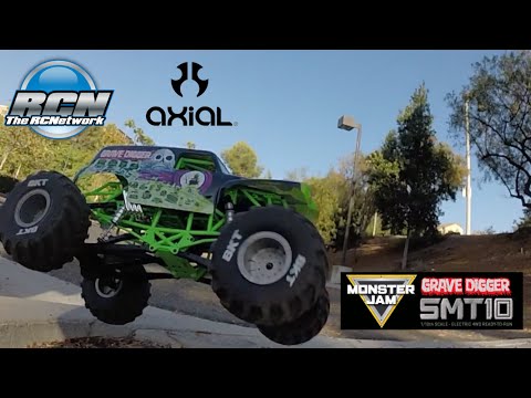 Axial SMT10 Running Video!  Monster Jam Grave Digger 1/10th Scale - UCSc5QwDdWvPL-j0juK06pQw