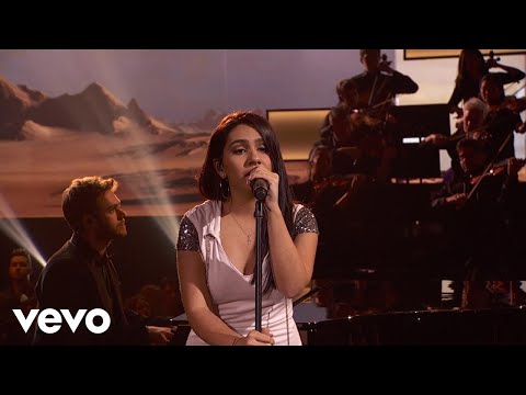 Zedd, Alessia Cara - Stay (Live On The American Music Awards - 2017) - UCFzm6oAGFmmZfkrzQ5wATSQ