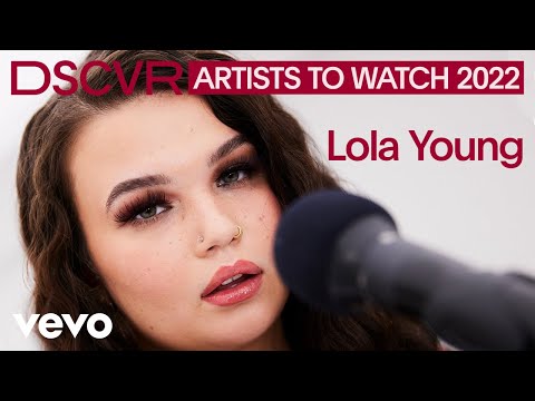 Lola Young - Pill Or A Lullaby (Live) | Vevo DSCVR Artists To Watch 2022