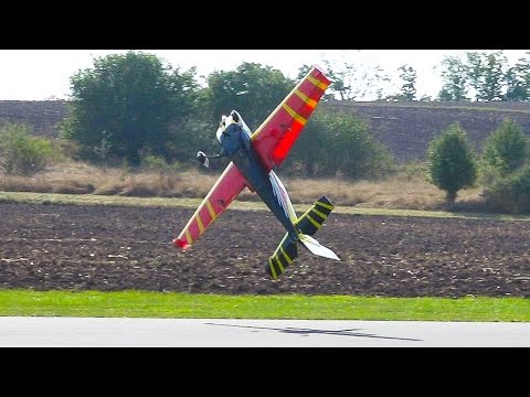 AMAZING 3D AEROBATICS FLIGHT PILOT RC EXTRA 330 SC / Modellflugtage 2016 Neustadt a.d.Aisch - UCOM2W7YxiXPtKobhrYasZDg