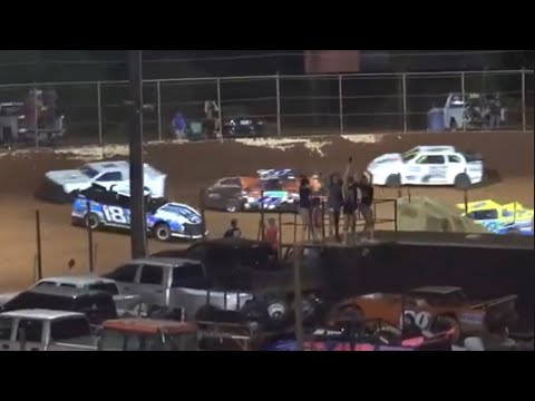 Stock 4b at Winder Barrow Speedway 6/8/2024 - dirt track racing video image