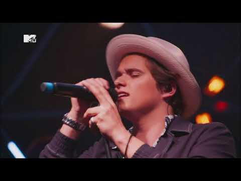 “Hands (ft. Sabrina Carpenter)” The Vamps LIVE @MTV Live Stage