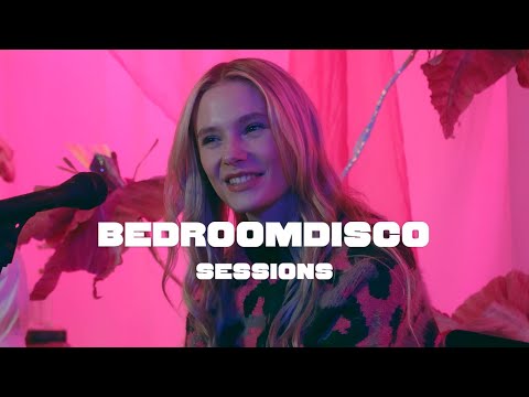 Bedroomdisco Sessions: Esther Graf - "Renn Zurück" + "Exes" + Medley