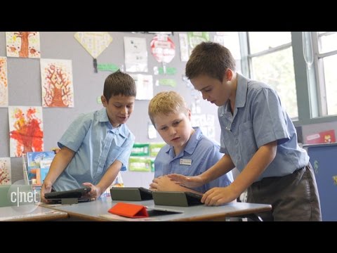 Kids with autism build life skills in Minecraft (CNET News) - UCOmcA3f_RrH6b9NmcNa4tdg