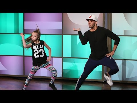 Ellen's Astounding Anaconda Dancer - UCp0hYYBW6IMayGgR-WeoCvQ