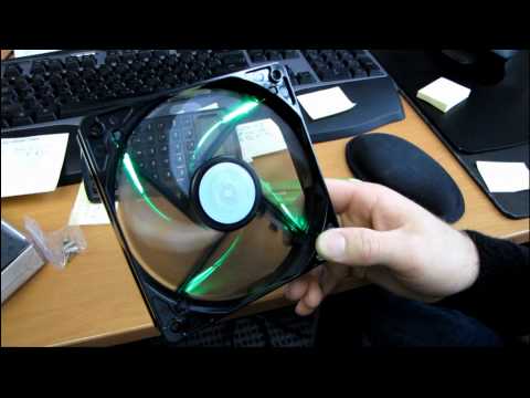 Coolermaster R4 Series 120mm LED Cooling Fans Blue & Green Unboxing & First Look Linus Tech Tips - UCXuqSBlHAE6Xw-yeJA0Tunw