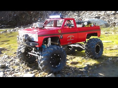 RC ADVENTURES - RiVER RESCUE Attempt - Chevy Beast 4x4 Radio Control Truck - UCxcjVHL-2o3D6Q9esu05a1Q