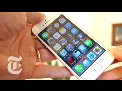 iPhone 5S Hands On Review - David Pogue 2013 | The New York Times - UCqnbDFdCpuN8CMEg0VuEBqA