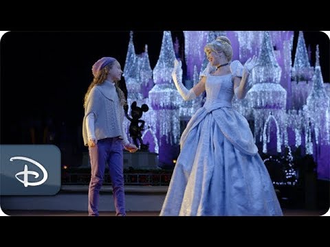 Disney Parks Moms Panel | Holidays at the Magic Kingdom Park - UC1xwwLwm6WSMbUn_Tp597hQ