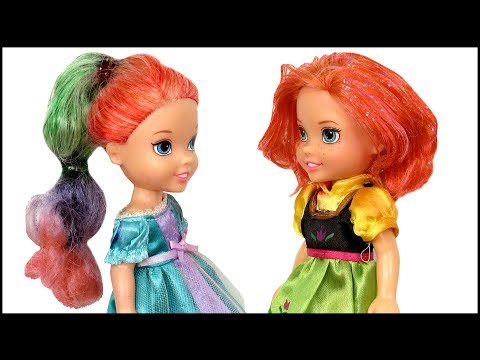 HAIRCUT ! Elsa and Anna toddlers DYE their hair at Salon - Barbie is the hairstylist - UCQ00zWTLrgRQJUb8MHQg21A