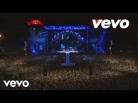 AC/DC - Thunderstruck (Live - River Plate - Concert Clip) - UCmPuJ2BltKsGE2966jLgCnw