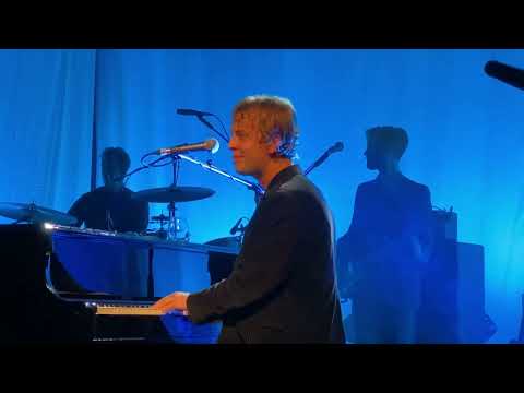 Tom Odell - Grow Old With Me (live in Zurich 03.10.22)