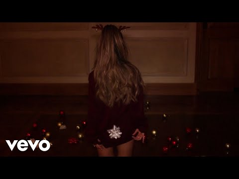Ariana Grande - Santa Tell Me - UC0VOyT2OCBKdQhF3BAbZ-1g