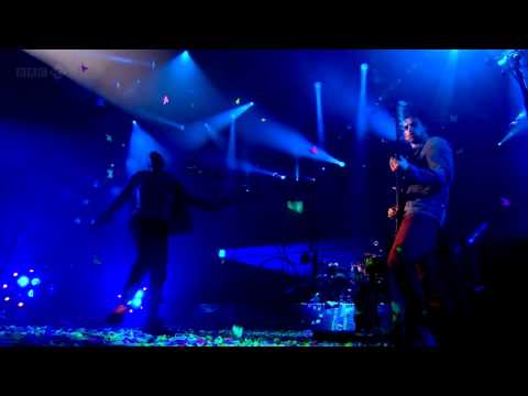 Coldplay (HD) - In My Place (Glastonbury 2011)