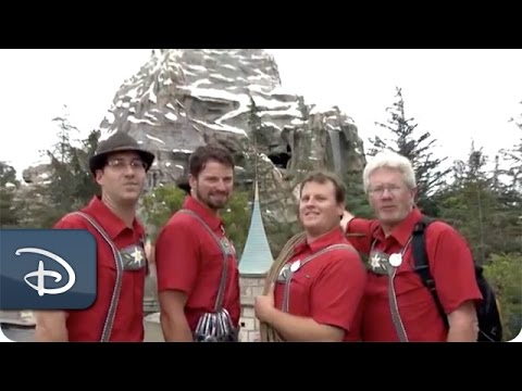 Matterhorn Climbers Point of View | Disneyland Park - UC1xwwLwm6WSMbUn_Tp597hQ