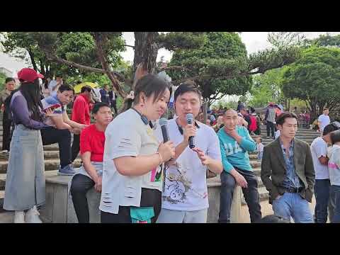 Singing with fun street singers