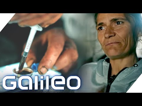 Hilfe statt Strafe - die Drogenpolitik Portugals | Galileo | ProSieben