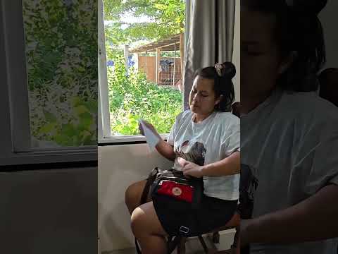 창밖에서 돈이랑 서류를 자꾸만 가로채 가는 남친 ㅋㅋㅋ | 현실 커플 <strong>코미디</strong> #쇼츠 #웃긴영상 #몰카 #커플개그 #<strong>코미디</strong>