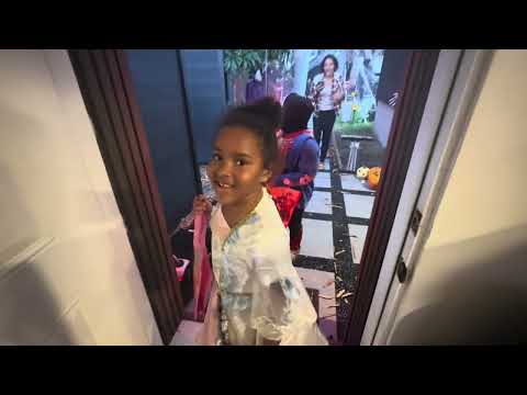 Маями🌴Хеллоуин в огнях Маями👏🏼Мы готовы🔴