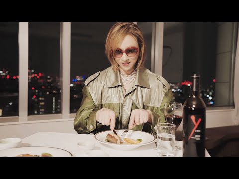 YOSHIKI eats  2